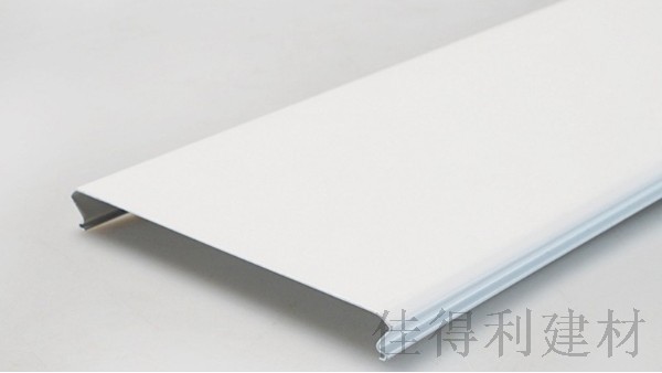 防風(fēng)鋁條扣天花吊頂?shù)膹V泛應(yīng)用