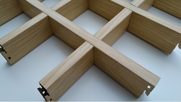 鋁格柵吊頂天花的優點是什么